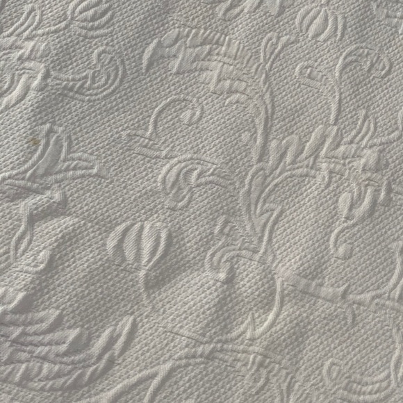 Adolfo Dominguez queen size quilts - Picture 4 of 6